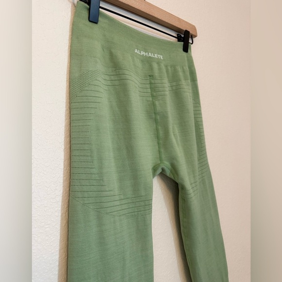 Alphalete Ozone Leggings - Picture 2 of 8